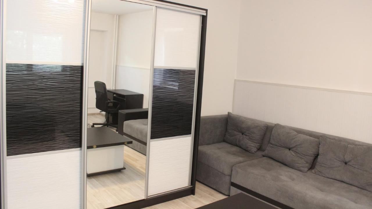 Holidays Host Splaiul Unirii Bukarest Exterior foto