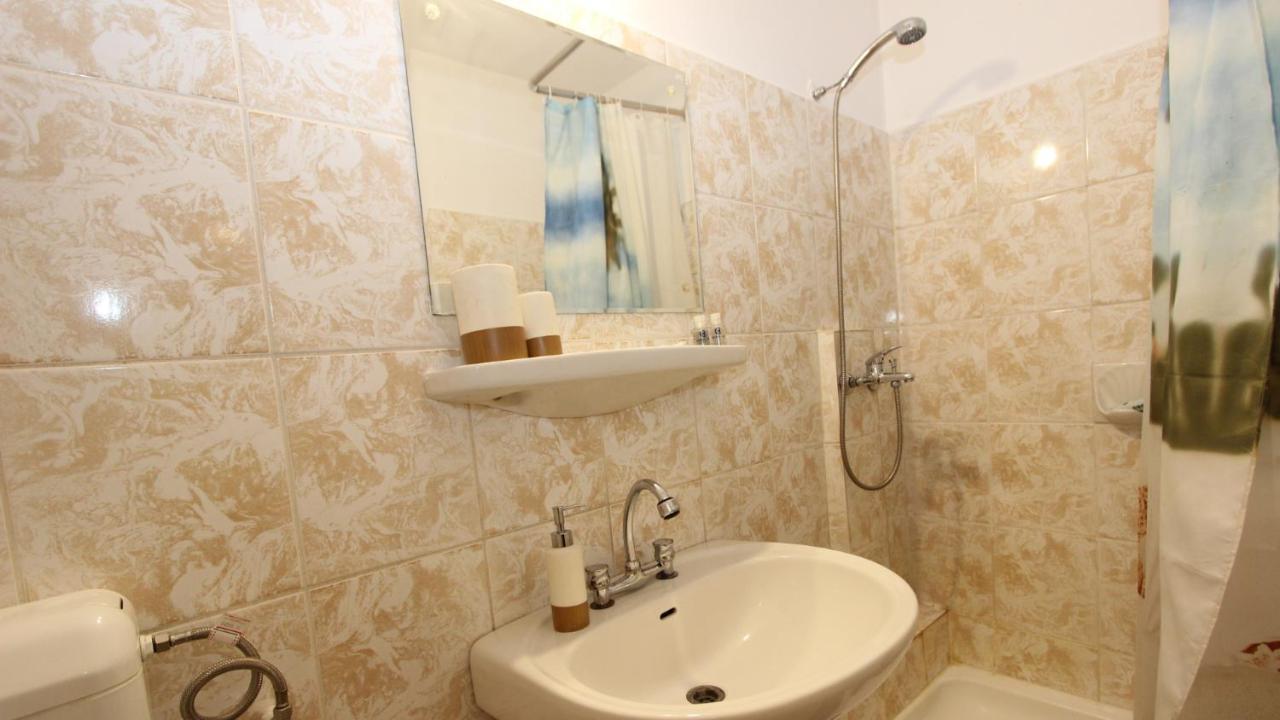 Holidays Host Splaiul Unirii Bukarest Exterior foto